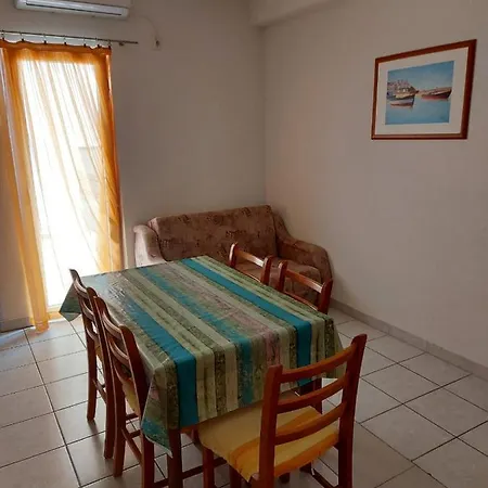 Apartament Karla *